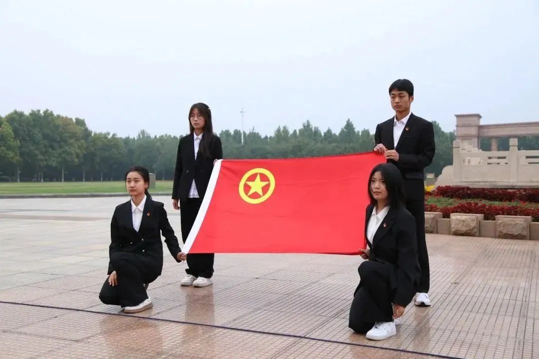 团旗.jpg 图片