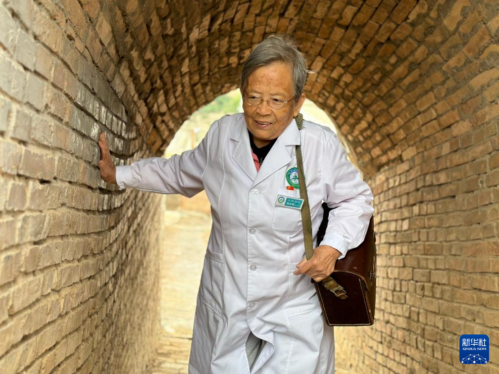 路生梅在陕西省榆林市佳县县城(2024年9月10日摄)。